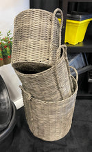 Load image into Gallery viewer, Country Charm Baskets/Planters
